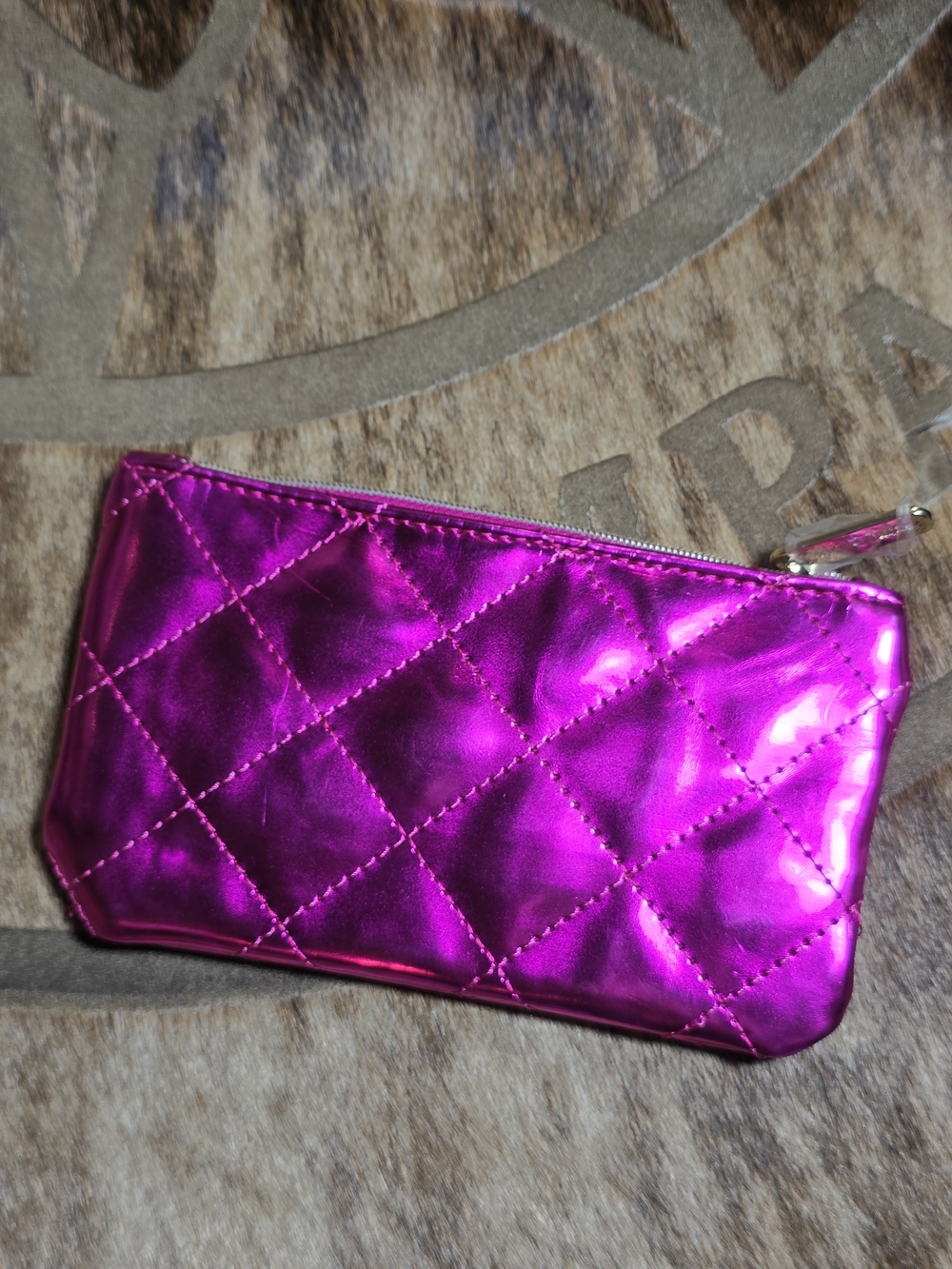 Juicy Couture Metallic Quilted Hot Pink Cosmetic Pouch - Picture 3 of 7